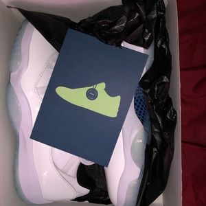 Air Jordan 11 Legend Blue